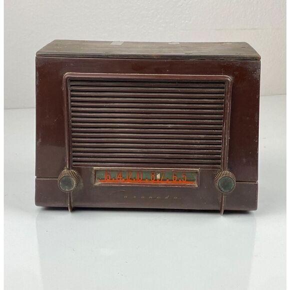 Antique Coronado Wood Tone Tube Radio-Parts or Repair F2013 - Picture 1 of 9